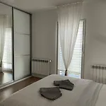 V Centre Michaloviec Διαμέρισμα Μιχάλοβτσε