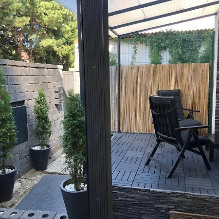 V Centre Michaloviec Apartman *