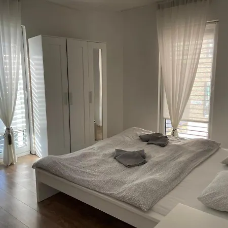 V Centre Michaloviec * Nagymihály