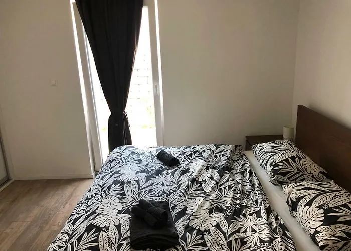 V Centre Michaloviec